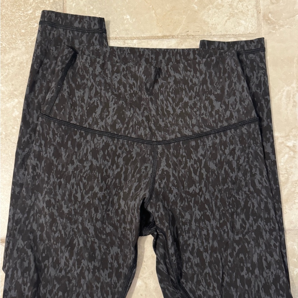 lululemon Leapord Black and Gray Patterned Leggings